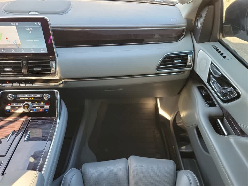 Thumbnail: 2019 Lincoln Navigator - 14
