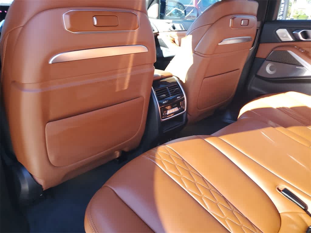 Thumbnail: 2024 BMW X7 - 12