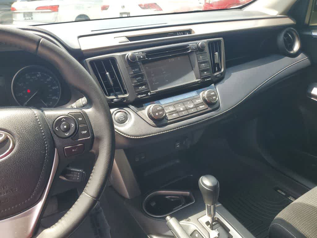 Thumbnail: 2018 Toyota RAV4 - 31