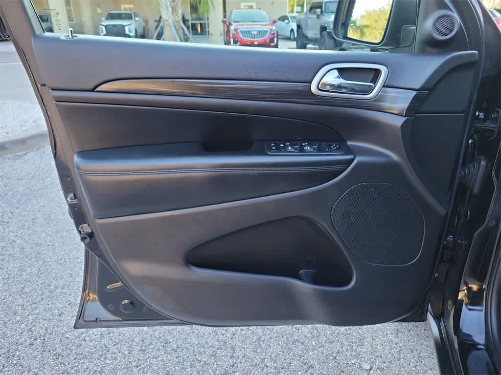 Thumbnail: 2019 Jeep Grand Cherokee - 18