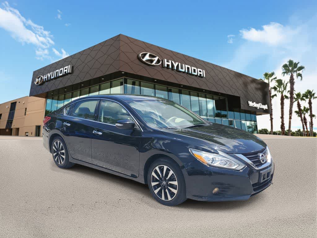 Thumbnail: 2018 Nissan Altima - 4