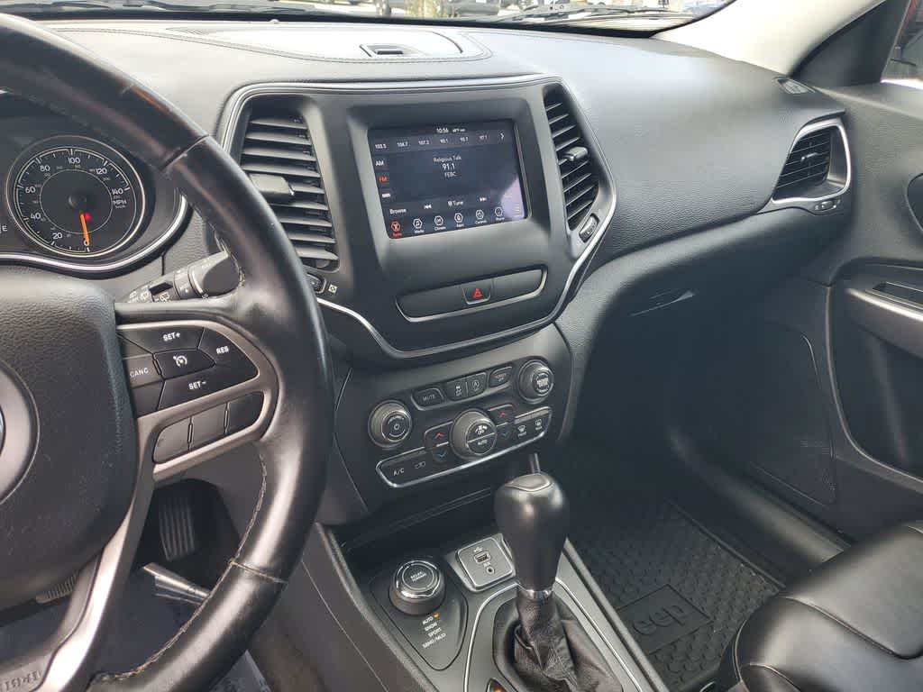 Thumbnail: 2019 Jeep Cherokee - 31