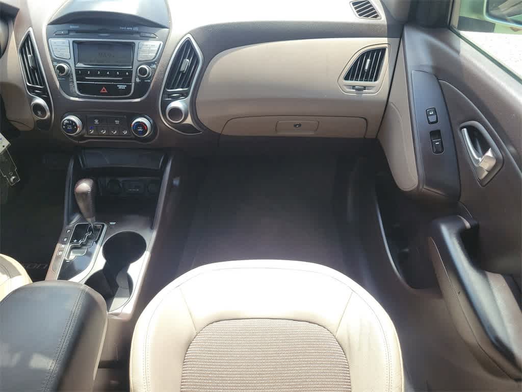 Thumbnail: 2011 Hyundai Tucson - 14