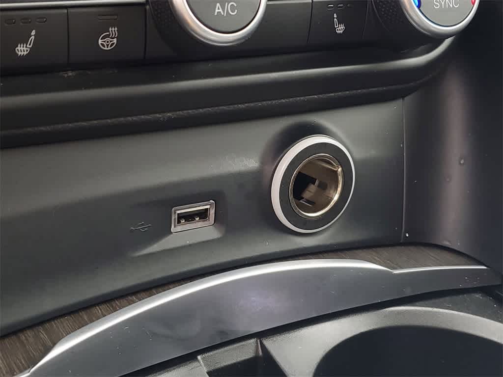 Thumbnail: 2021 Alfa Romeo Stelvio - 32