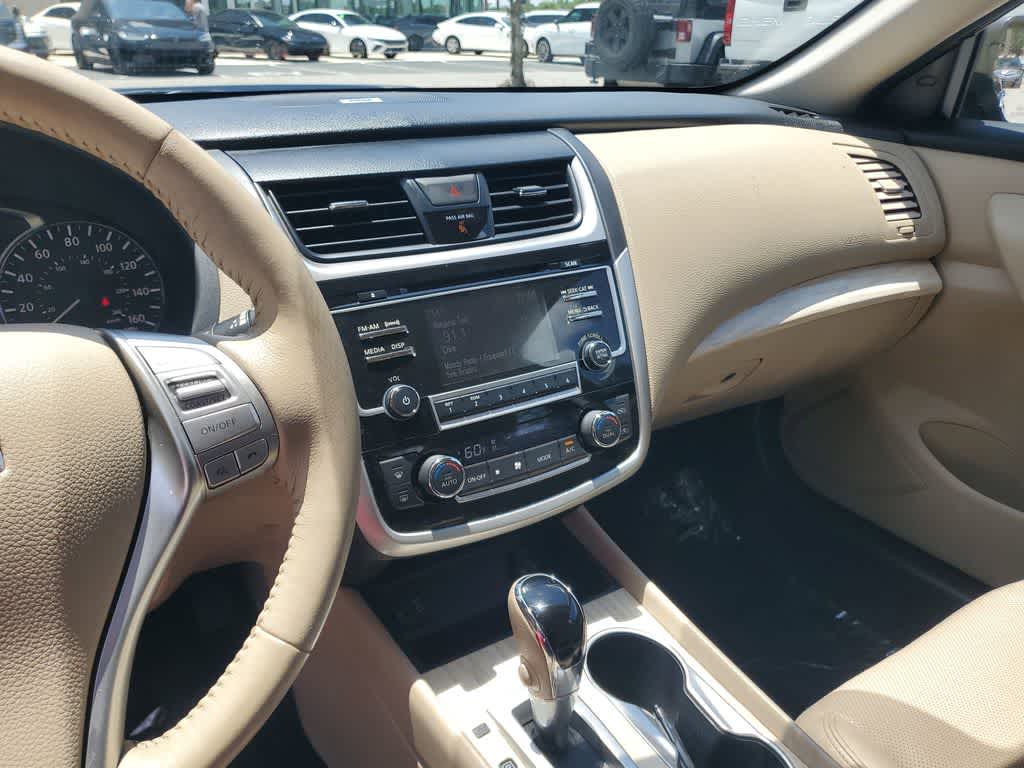 Thumbnail: 2018 Nissan Altima - 30