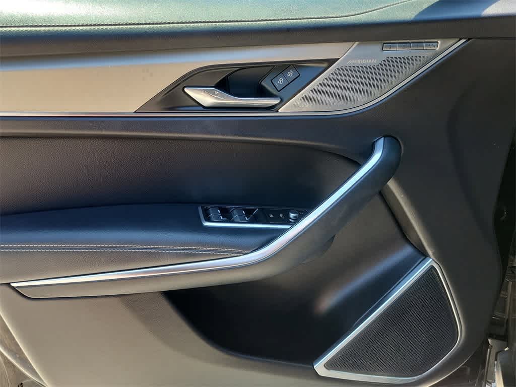 Thumbnail: 2025 Jaguar F-Pace - 19