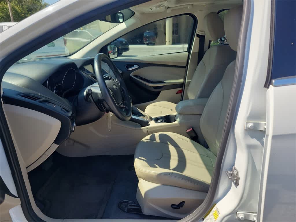 Thumbnail: 2012 Ford Focus - 23