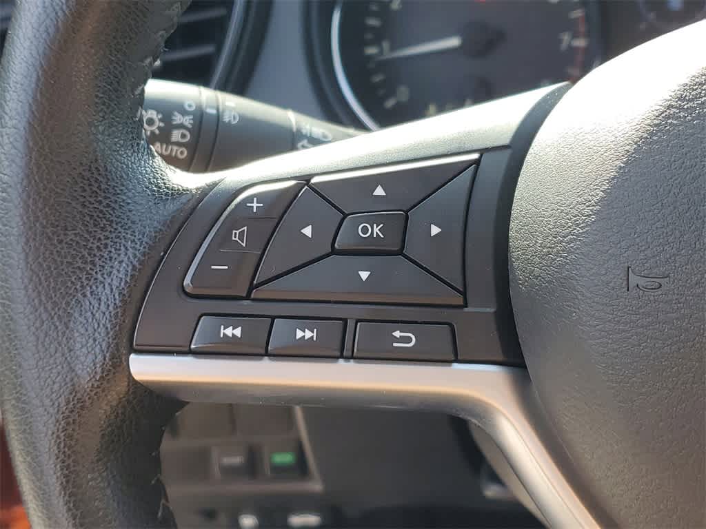 Thumbnail: 2021 Nissan Rogue Sport - 27