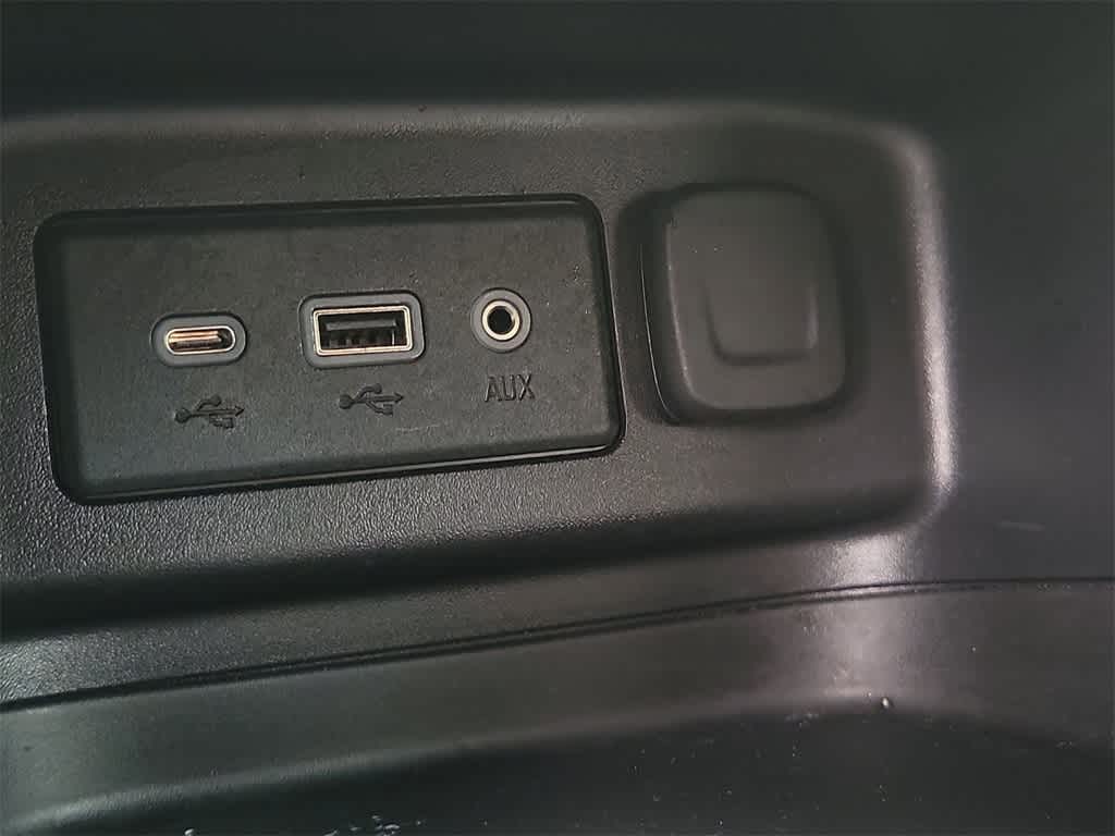 Thumbnail: 2020 Chevrolet Equinox - 30