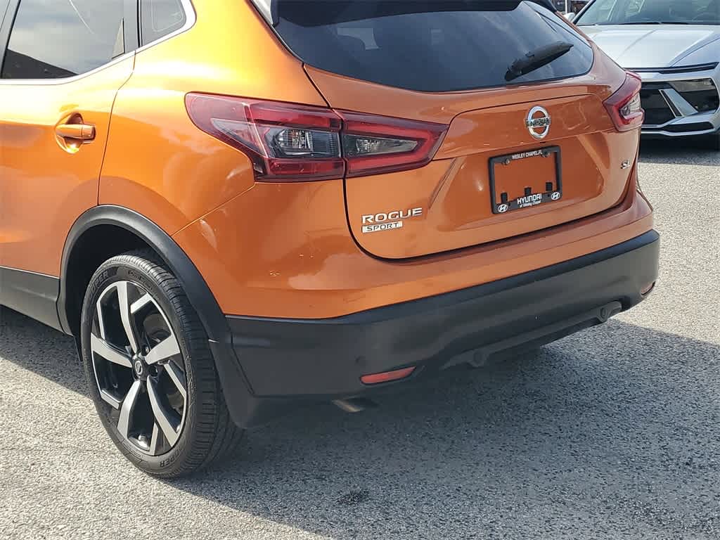Thumbnail: 2021 Nissan Rogue Sport - 8
