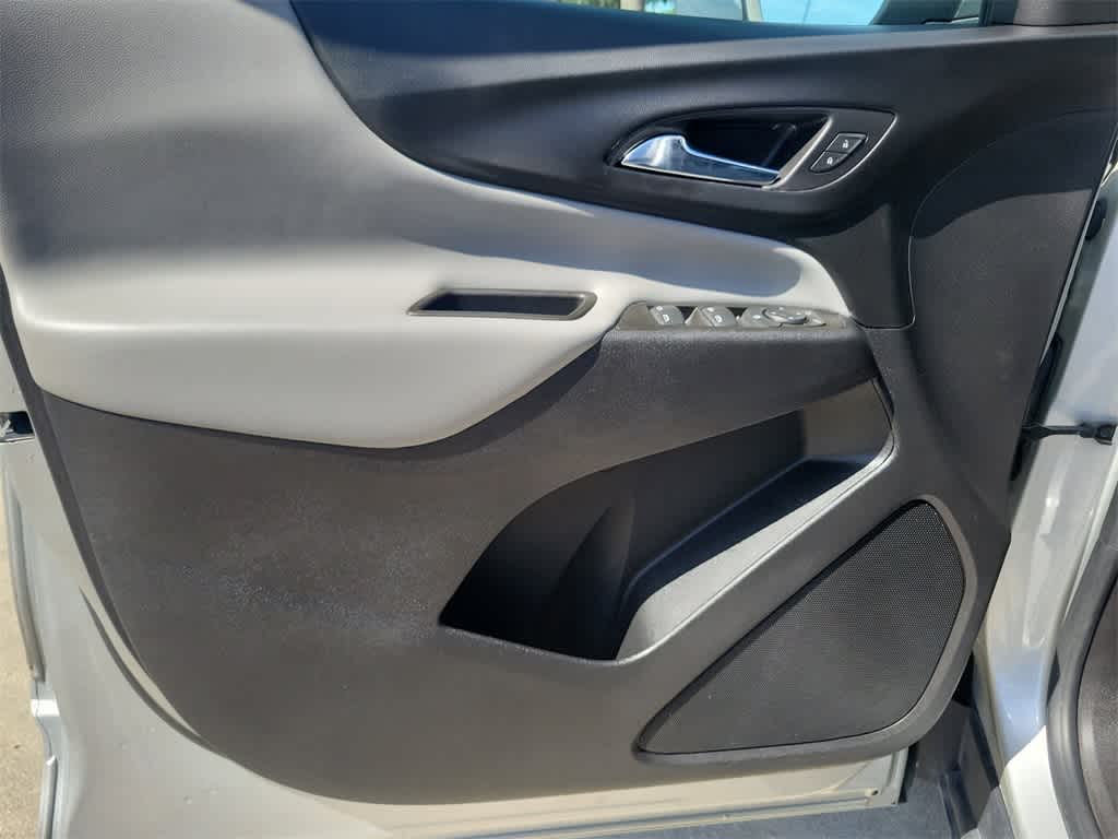 Thumbnail: 2022 Chevrolet Equinox - 16