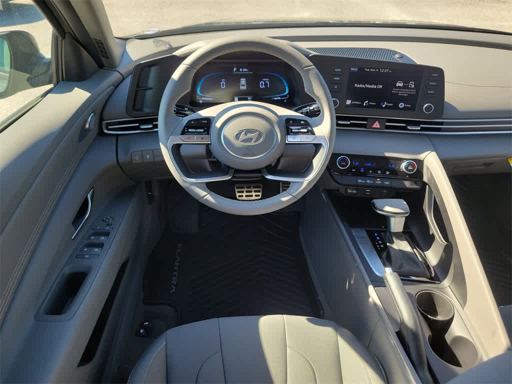 Thumbnail: 2025 Hyundai Elantra - 15