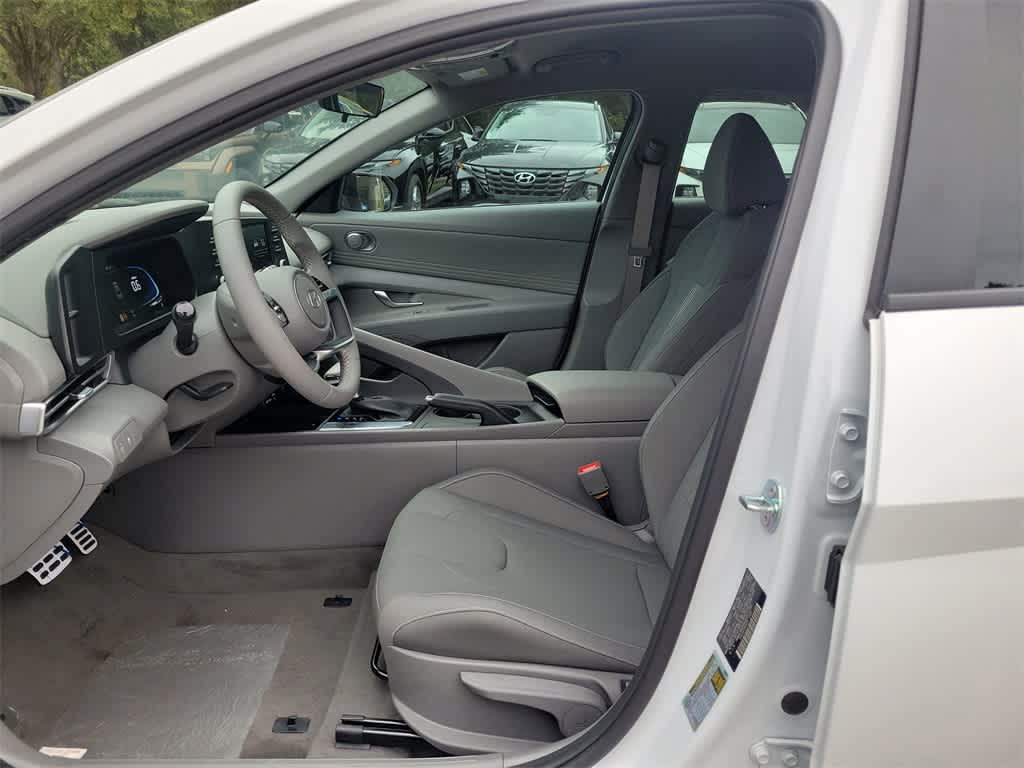 Thumbnail: 2025 Hyundai Elantra - 22