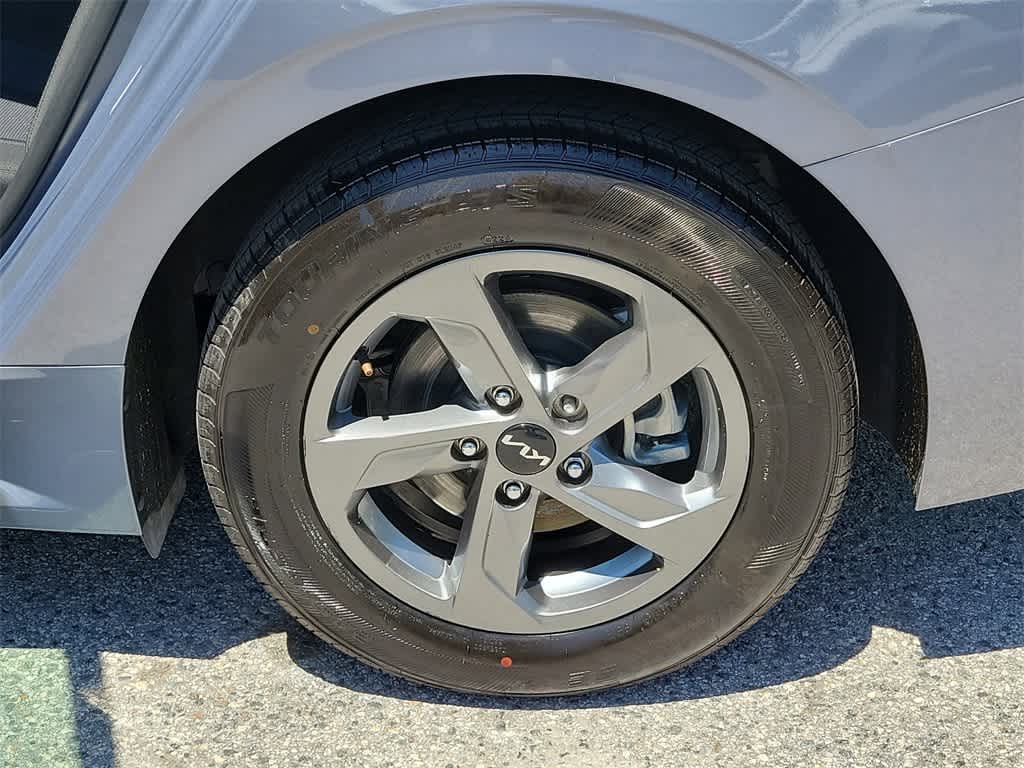 2023 Kia K5 LXS 7