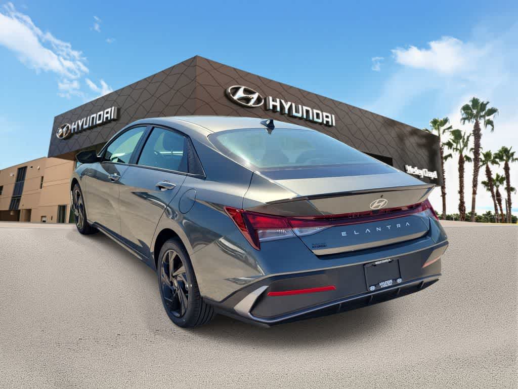 Thumbnail: 2026 Hyundai Elantra - 4