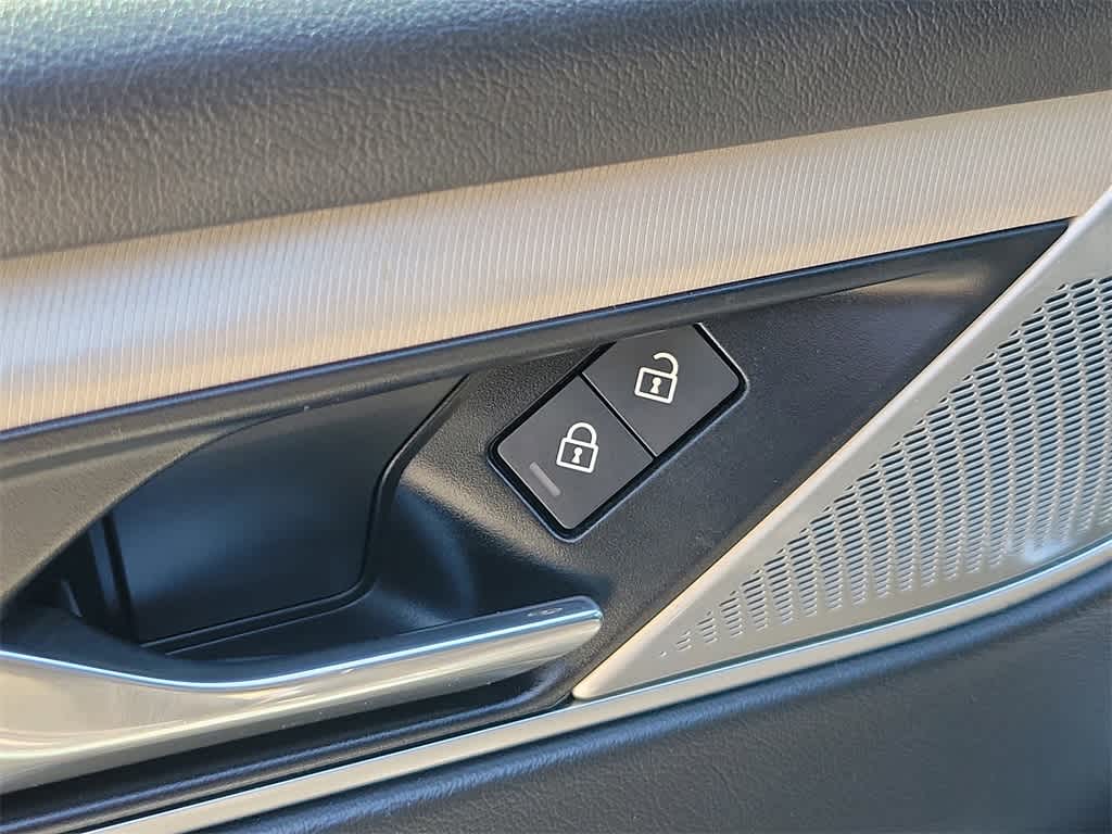 Thumbnail: 2025 Jaguar F-Pace - 21