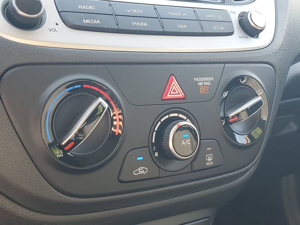 Thumbnail: 2022 Hyundai Accent - 28