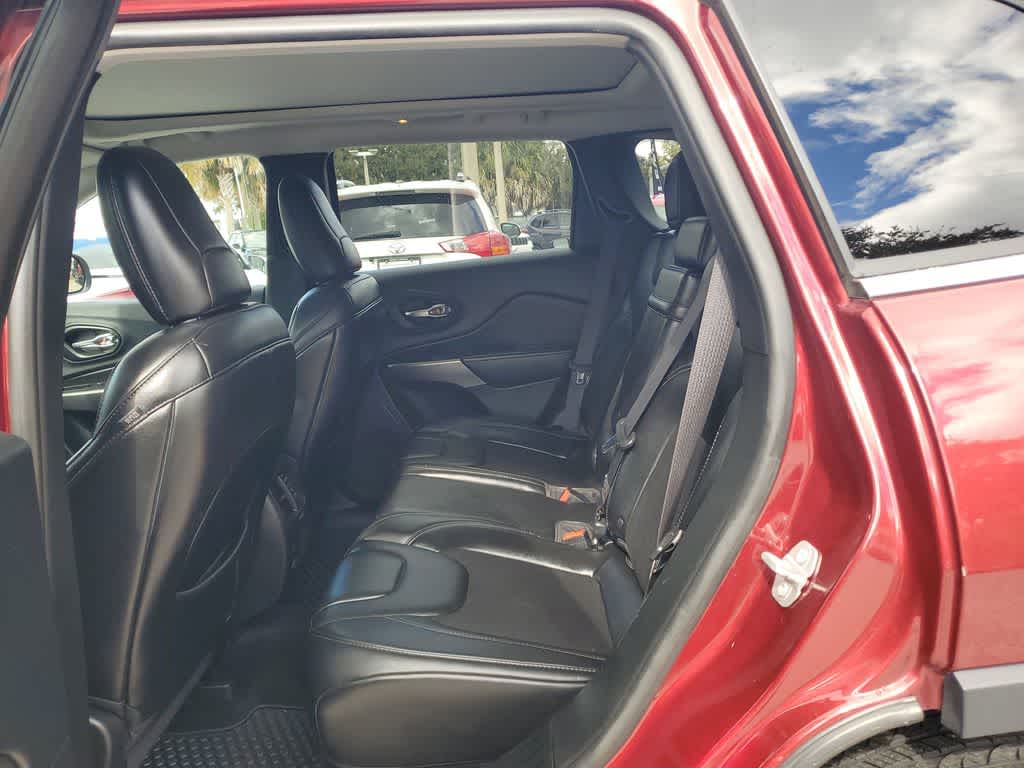 Thumbnail: 2019 Jeep Cherokee - 10