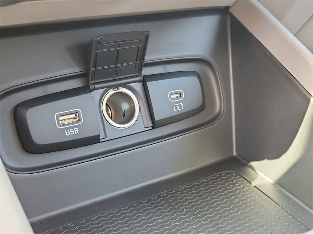 Thumbnail: 2025 Hyundai Venue - 28