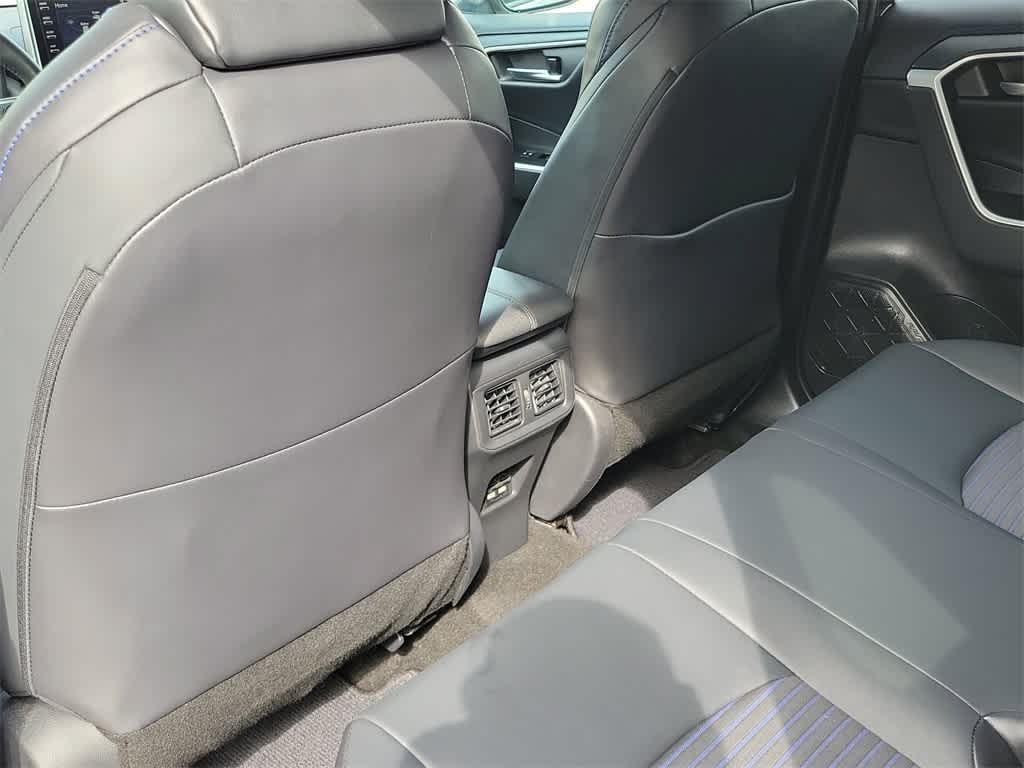 Thumbnail: 2021 Toyota RAV4 - 8