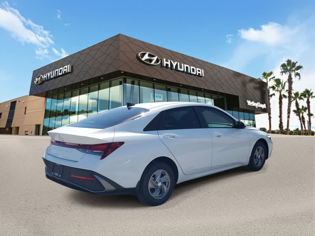Thumbnail: 2026 Hyundai Elantra - 3