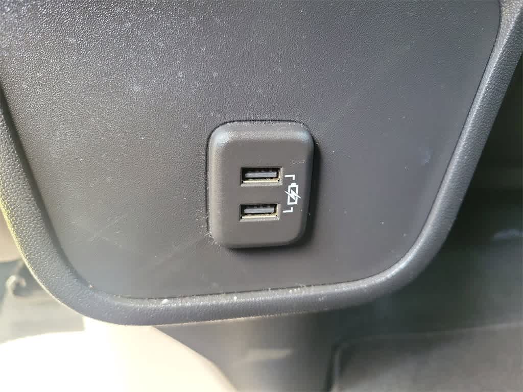 Thumbnail: 2022 Chevrolet Equinox - 10