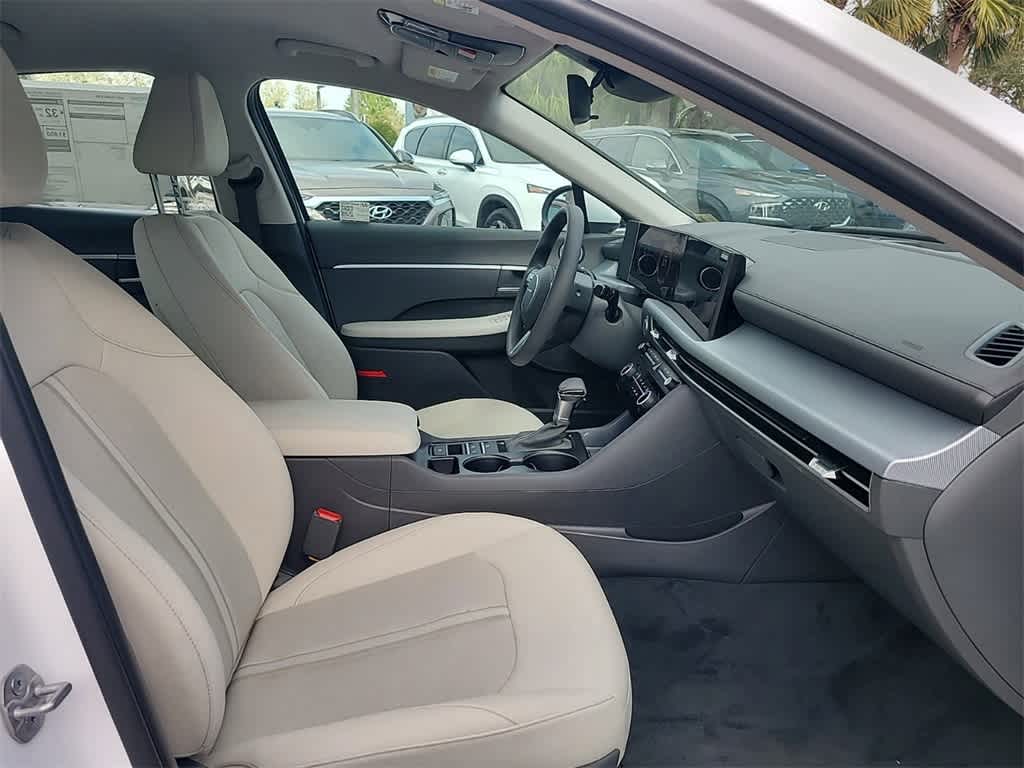2025 Hyundai Sonata SE 19