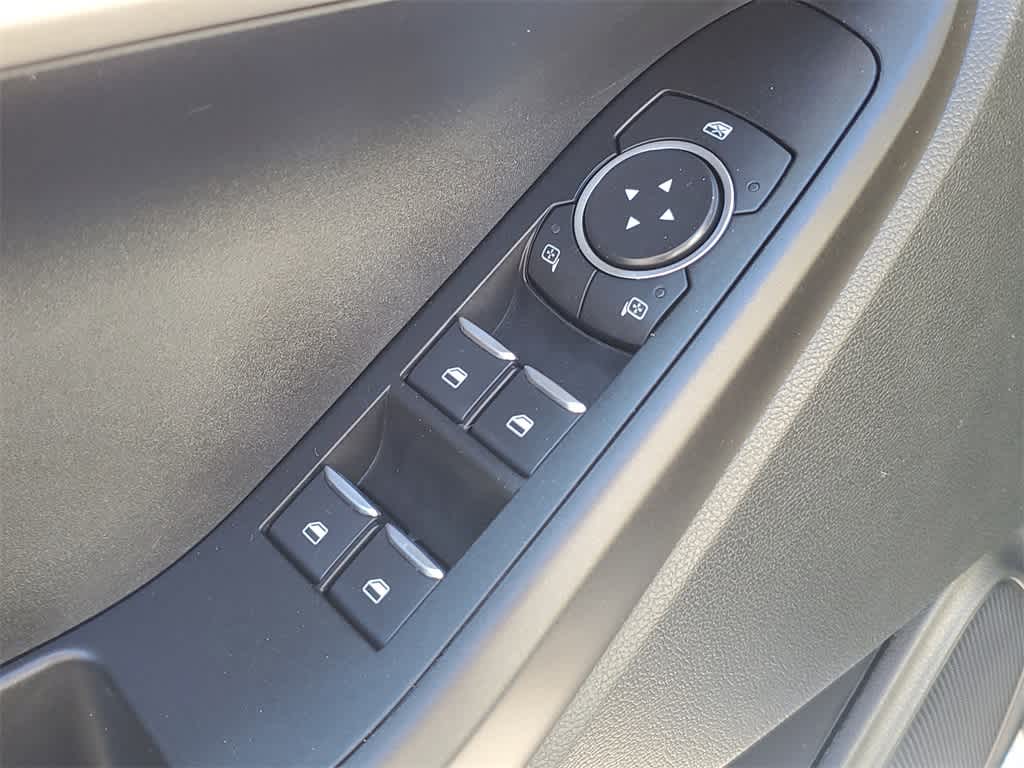 Thumbnail: 2022 Ford Explorer - 17