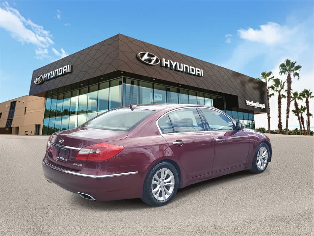 Thumbnail: 2013 Hyundai Genesis - 3