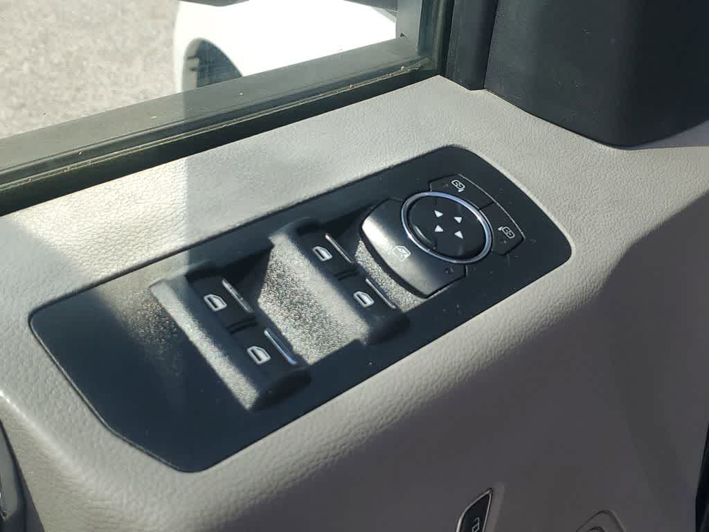 Thumbnail: 2015 Ford F-150 - 17