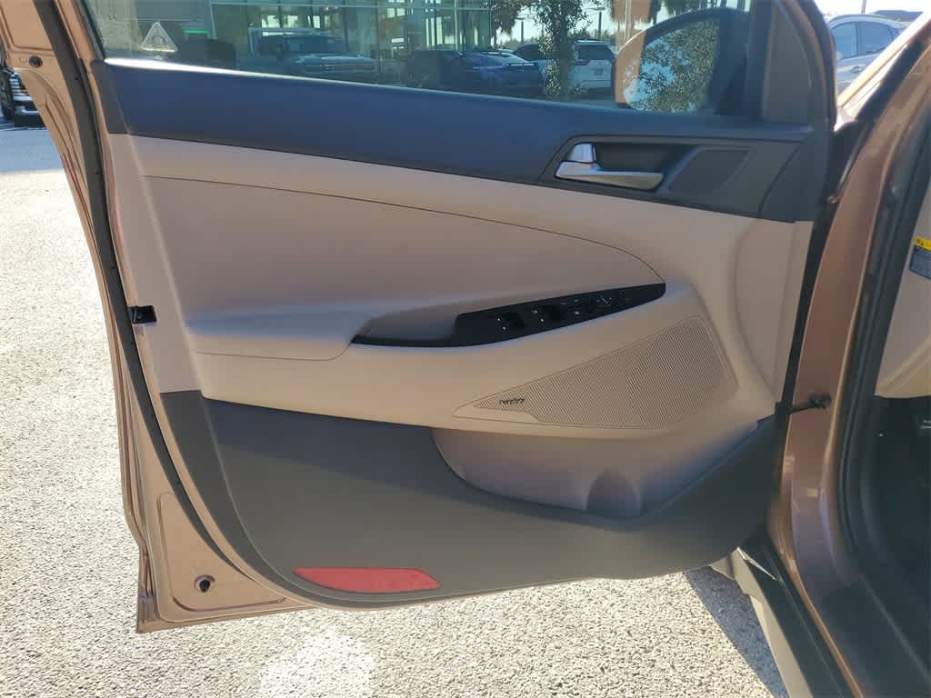 Thumbnail: 2017 Hyundai Tucson - 16