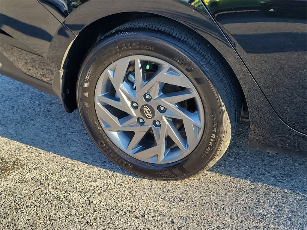 Thumbnail: 2024 Hyundai Elantra - 5