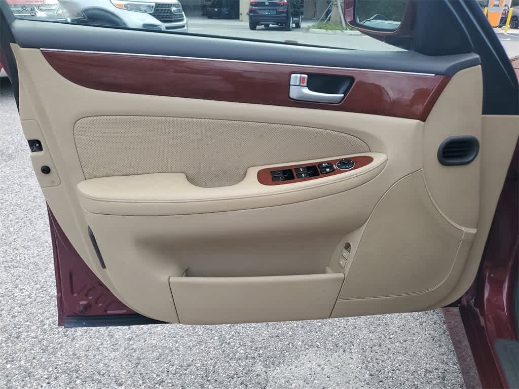 Thumbnail: 2013 Hyundai Genesis - 15