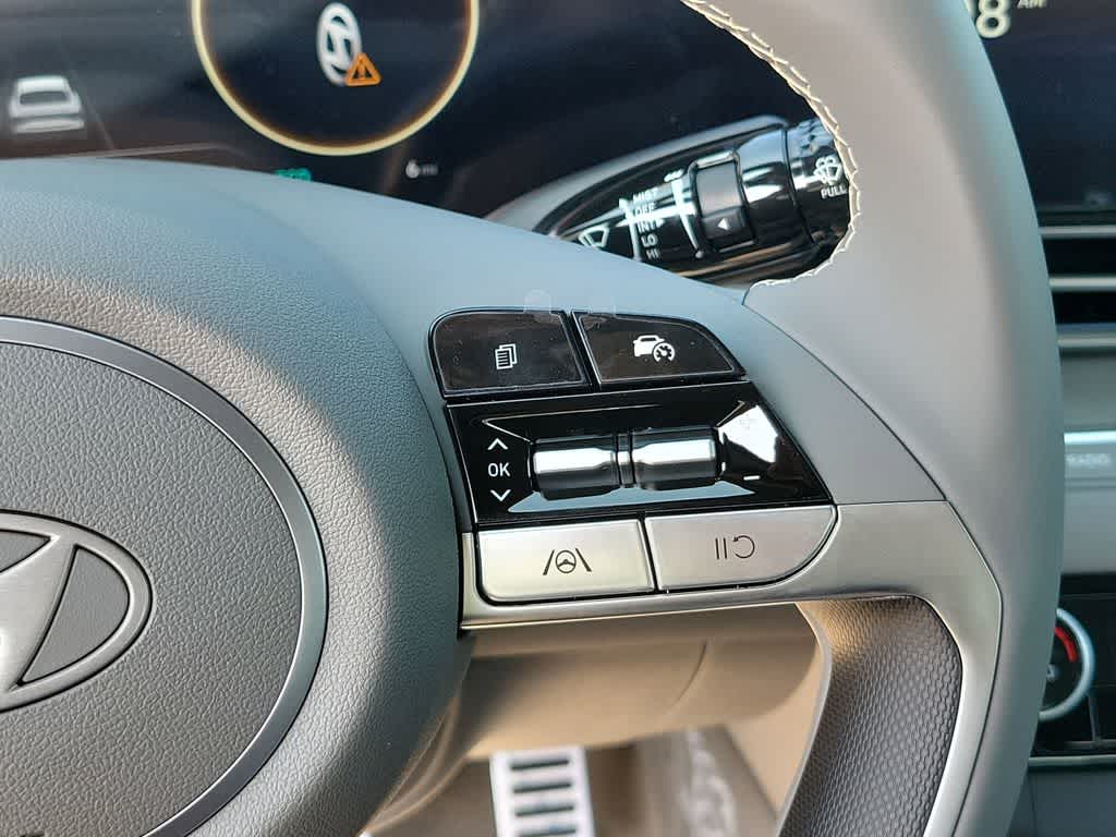 Thumbnail: 2025 Hyundai Elantra - 25