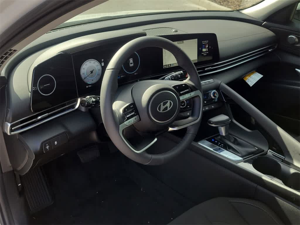 Thumbnail: 2025 Hyundai Elantra - 23