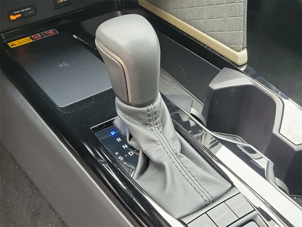 Thumbnail: 2025 Toyota Camry - 28