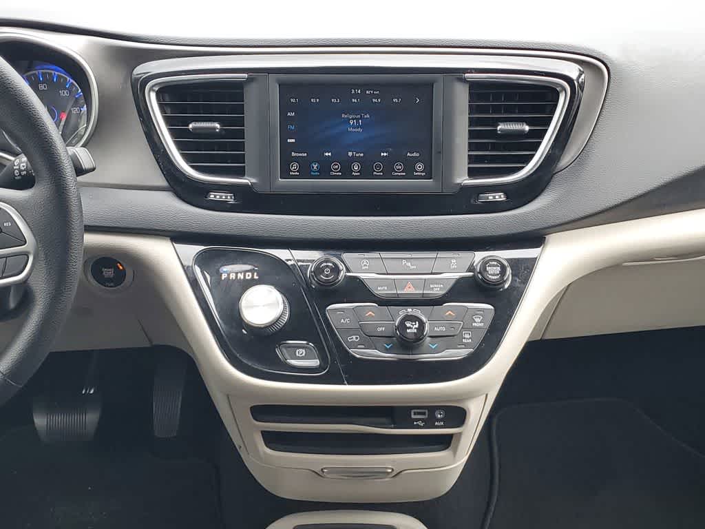 Thumbnail: 2020 Chrysler Pacifica - 14