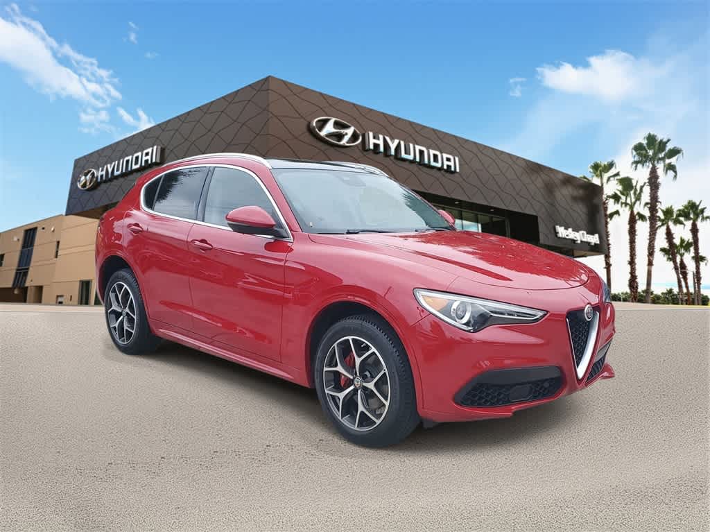 Thumbnail: 2021 Alfa Romeo Stelvio - 4
