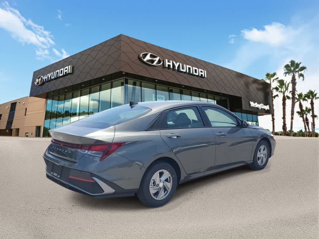 Thumbnail: 2026 Hyundai Elantra - 3