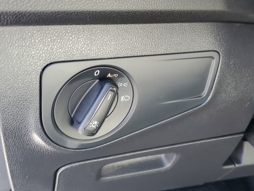 Thumbnail: 2023 Volkswagen Tiguan - 20