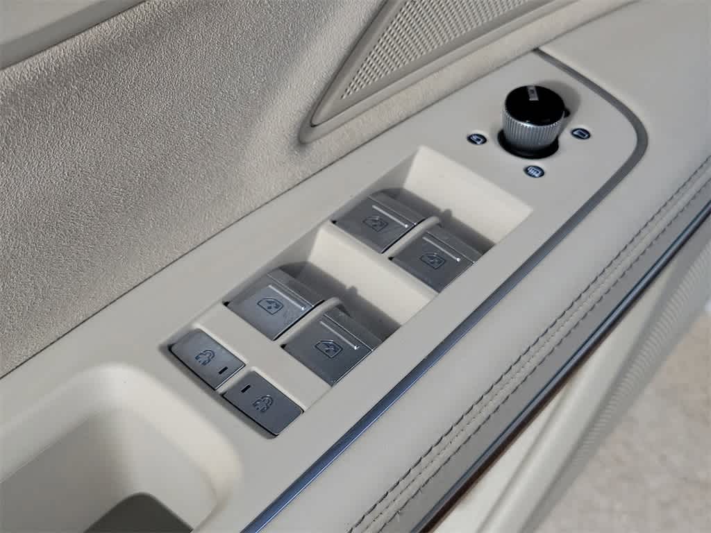 2021 Audi A8 L 26