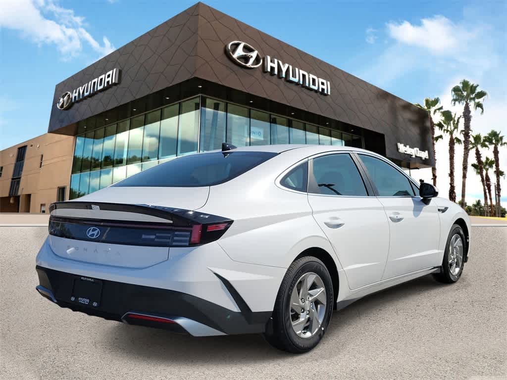 2025 Hyundai Sonata SE 3