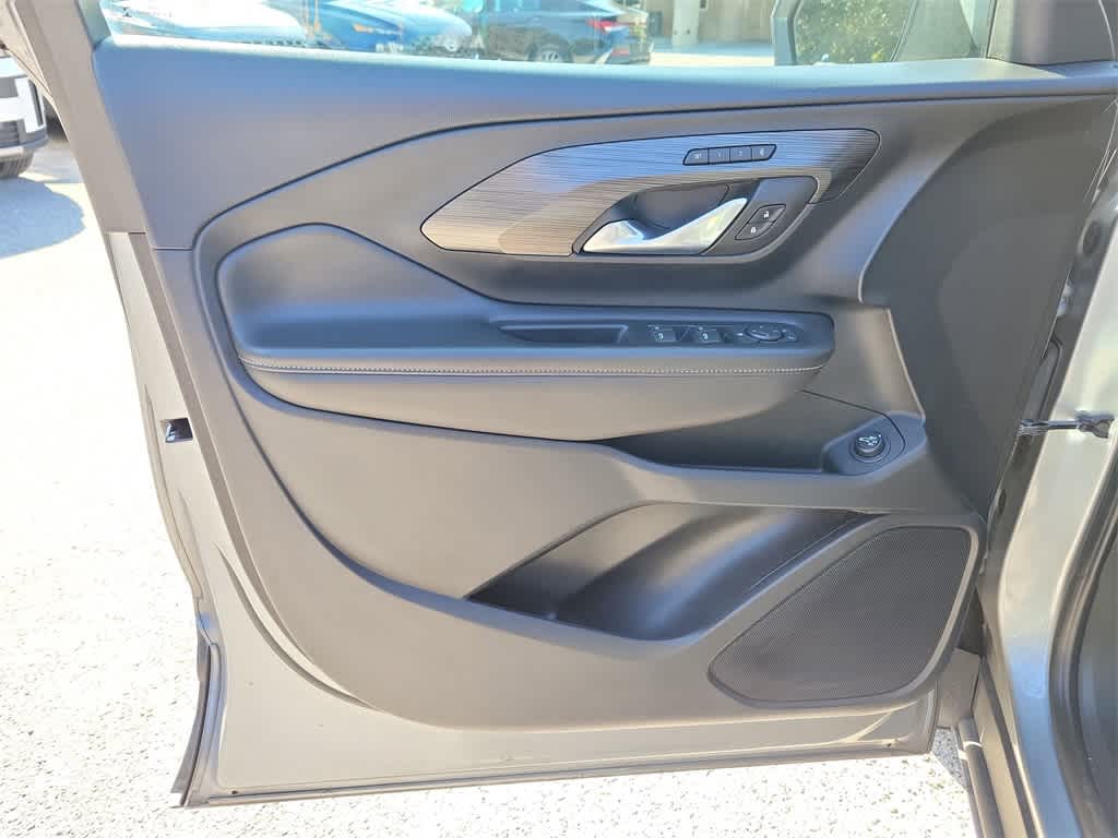 Thumbnail: 2023 GMC Terrain - 16