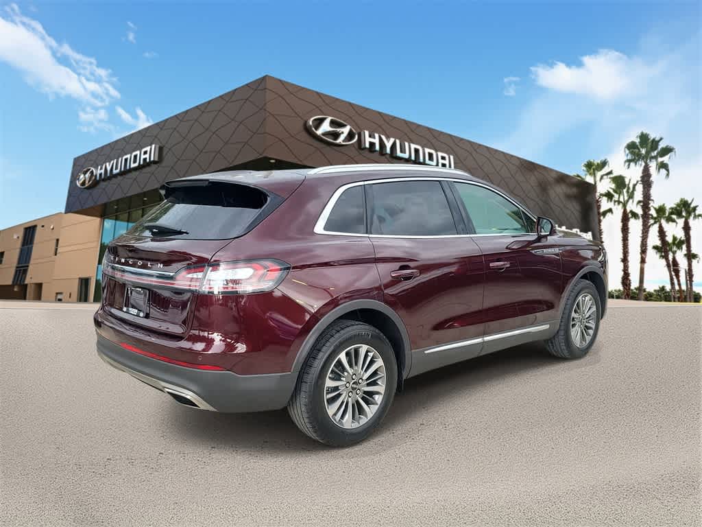 Thumbnail: 2023 Lincoln Nautilus - 3