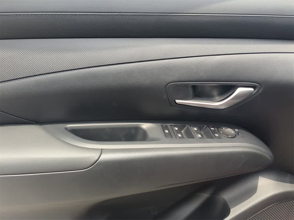 2025 Hyundai Tucson SE 30