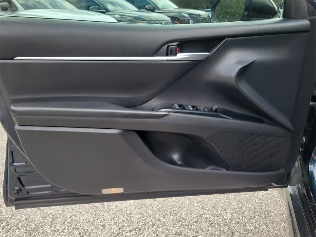 Thumbnail: 2018 Toyota Camry - 16