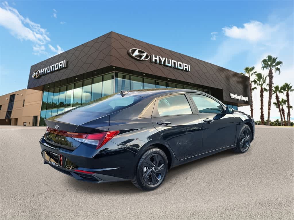 Thumbnail: 2023 Hyundai Elantra - 3