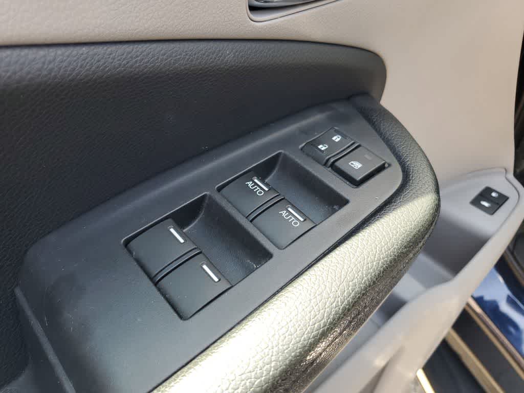 Thumbnail: 2016 Honda Pilot - 18