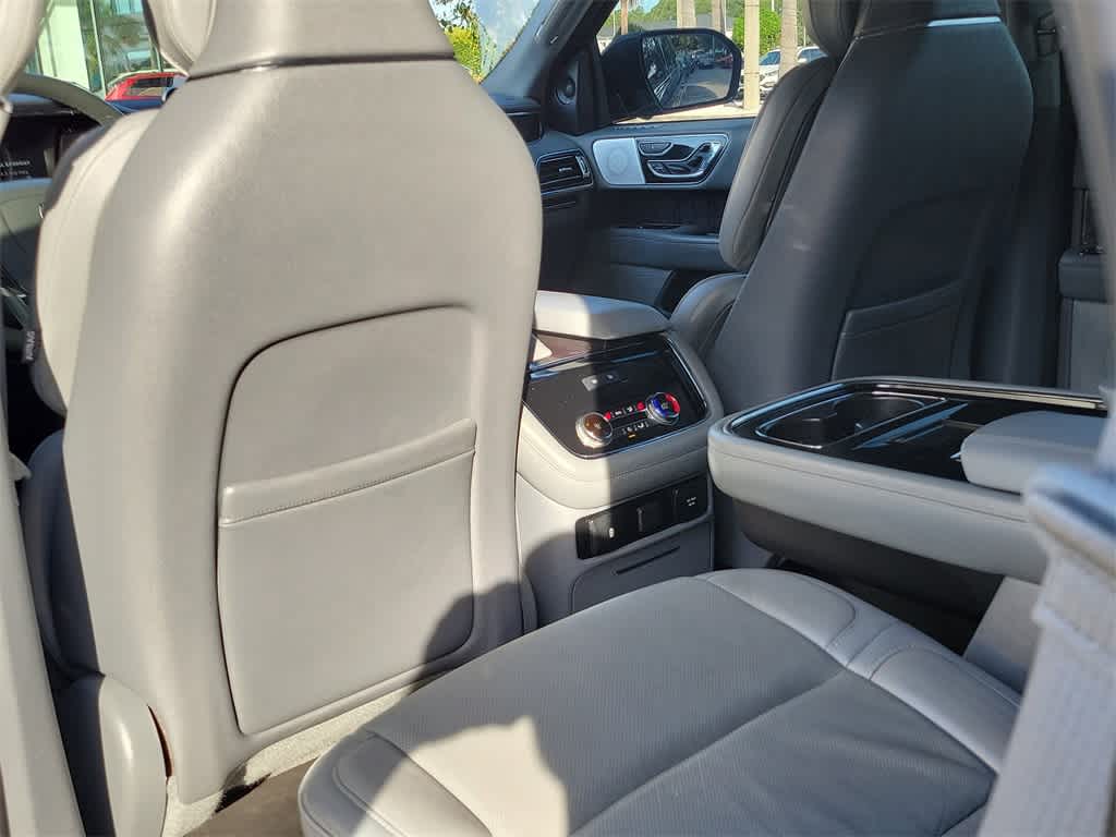 Thumbnail: 2019 Lincoln Navigator - 10