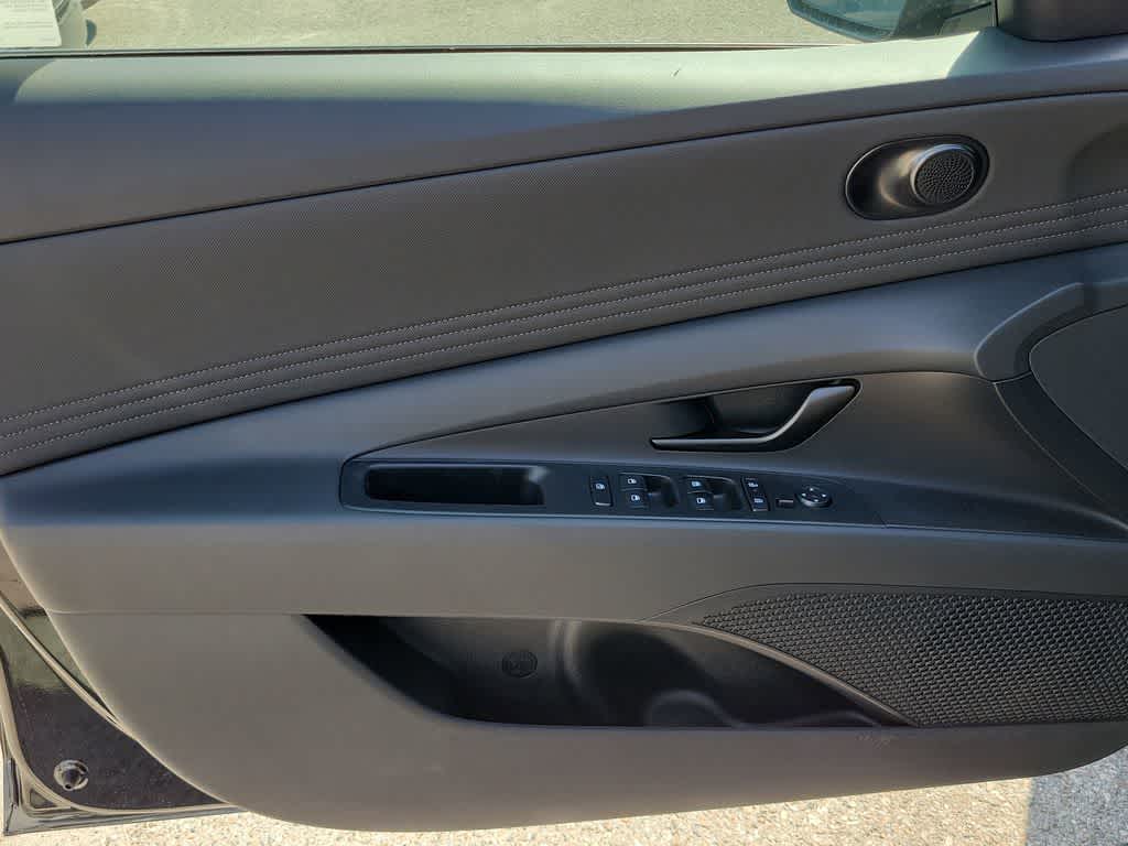 Thumbnail: 2025 Hyundai Elantra - 15